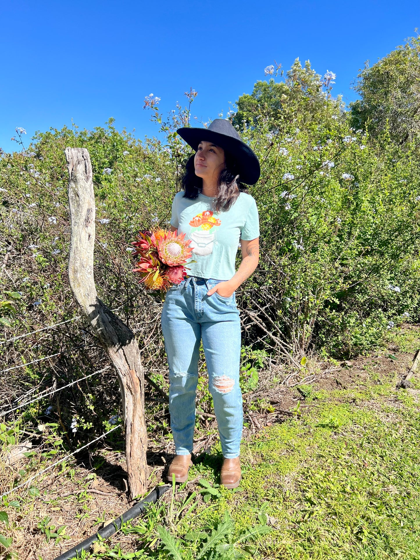 Protea Bucket Crop Tee