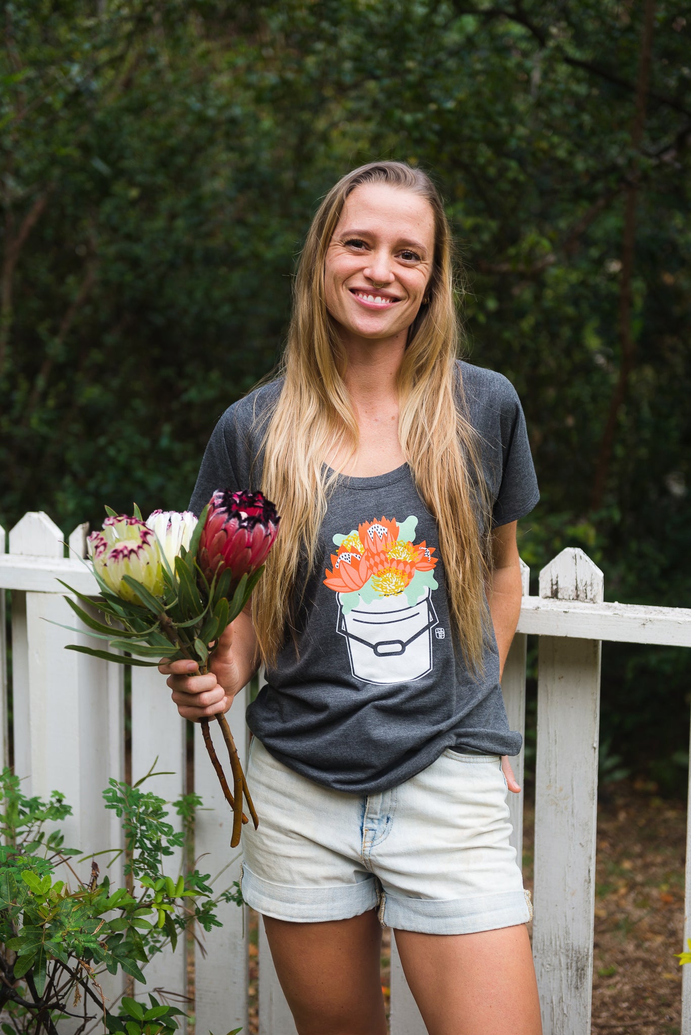 Protea Bucket Flowy Tee