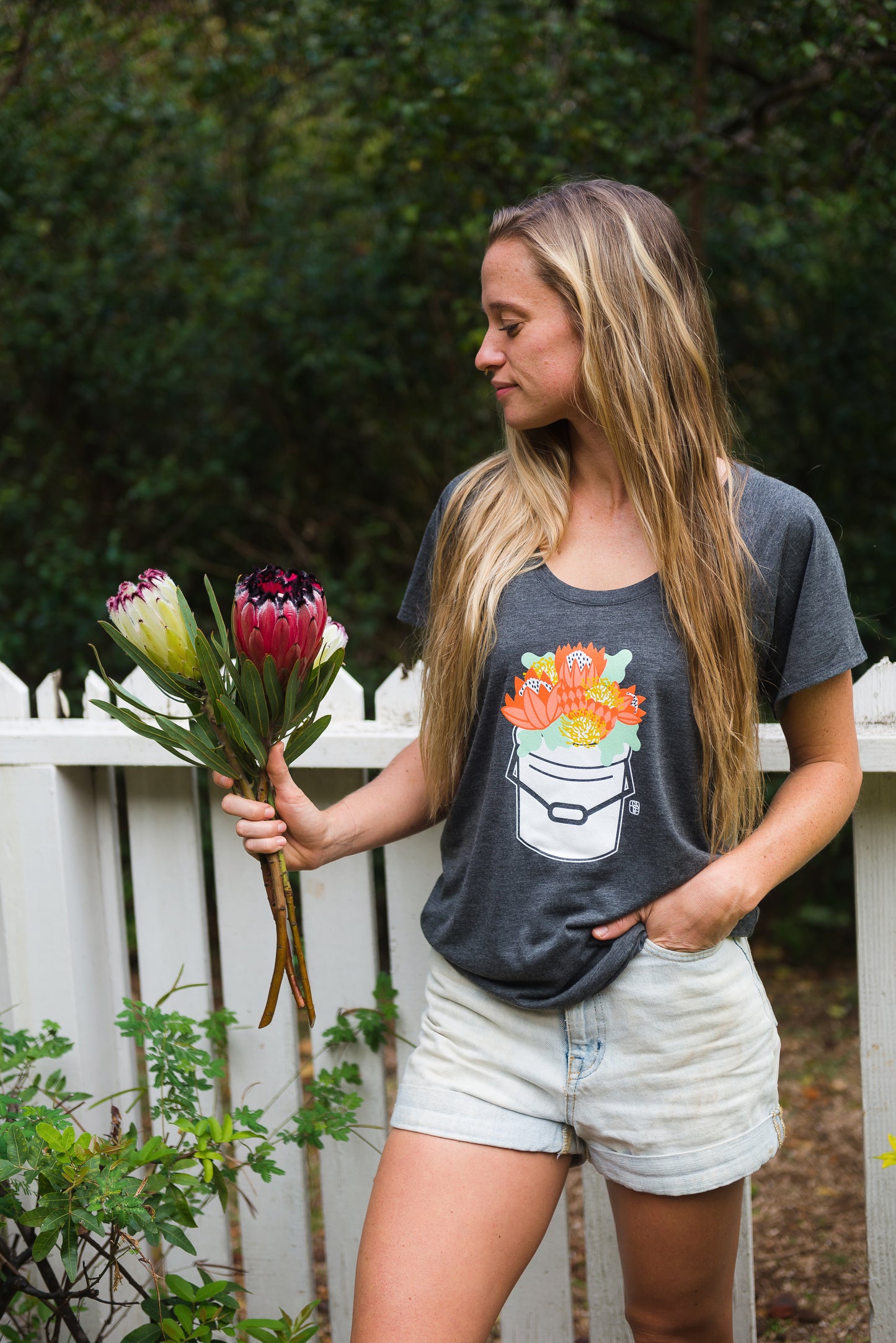 Protea Bucket Flowy Tee